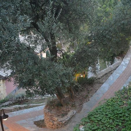 Villa Olivari - Apt La Salvia ซานร็อกโก ภายนอก รูปภาพ